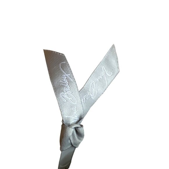 Vera Bradley Quilted Wristlet Wallet With Floral Pattern & Zipper Closure - Picture 2 of 4